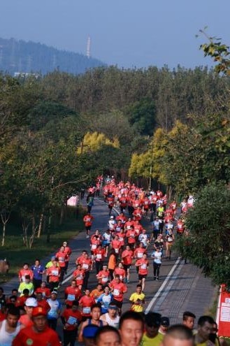 奔跑西昌  幸福相拥 2020中国移动“跑遍四川”（凉山·西昌站）路跑嘉年华圆满举行